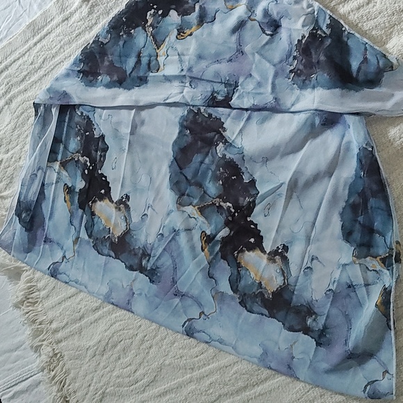 Swimsuit cover up - Picture 3 of 3